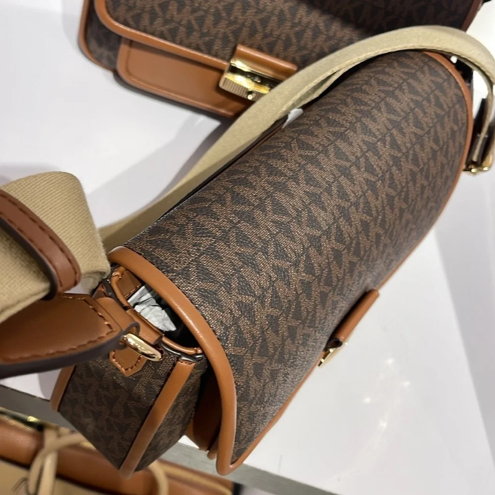 Michael Kors Bradshaw Medium Signature Logo Messenger Bag Brown  NWT